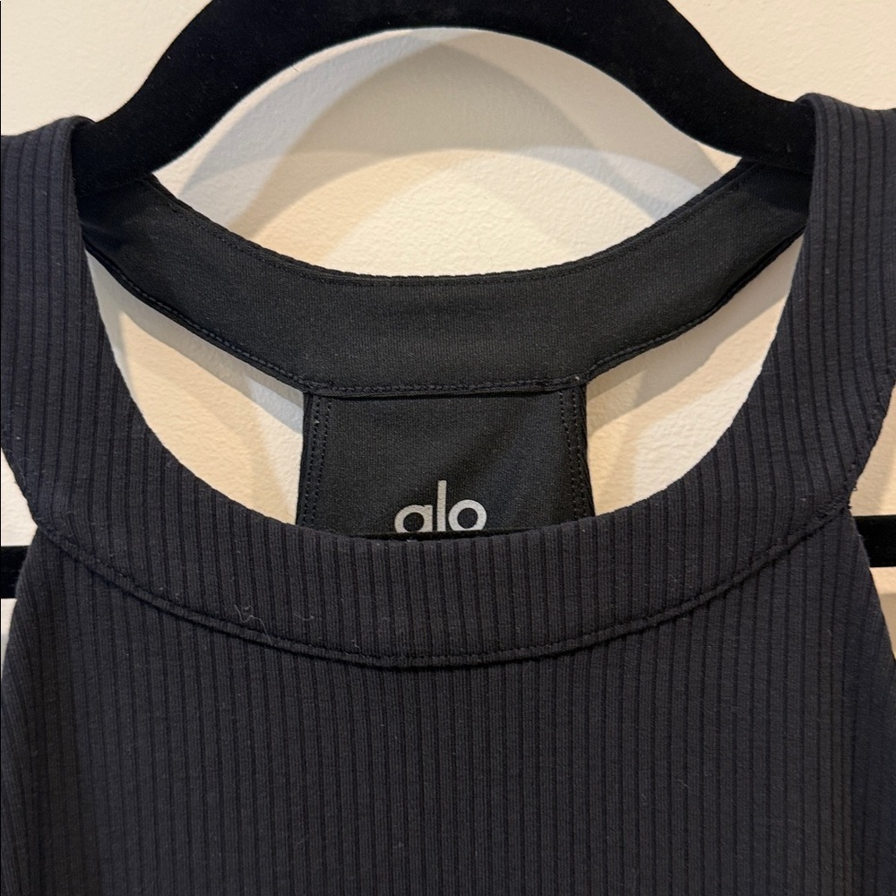 Alo Ribbed Insight Tank Black Small - Picture 3 of 5